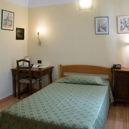 Hotel Il Convento à Trino Extérieur photo