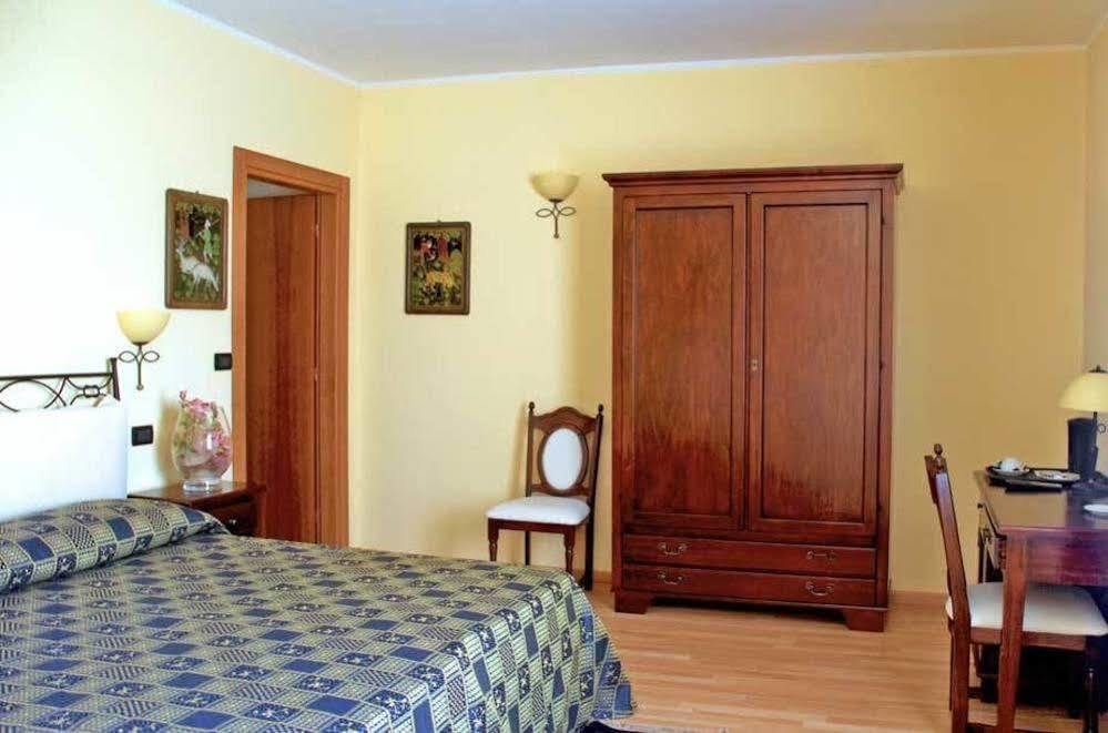 Hotel Il Convento à Trino Extérieur photo